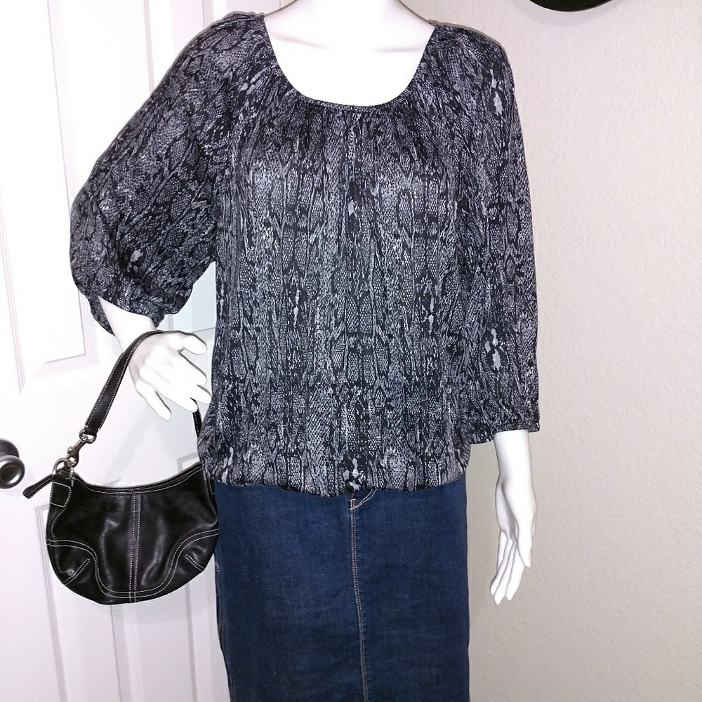 Gathered waistline and sleeves top